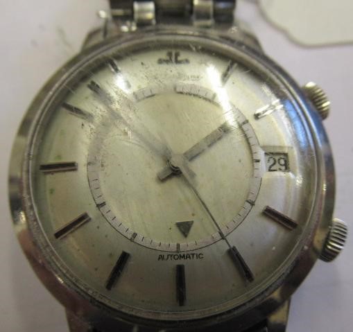 A GENTLEMAN'S JAEGER-LECOULTRE AUTOMATIC WRISTWATCH Image