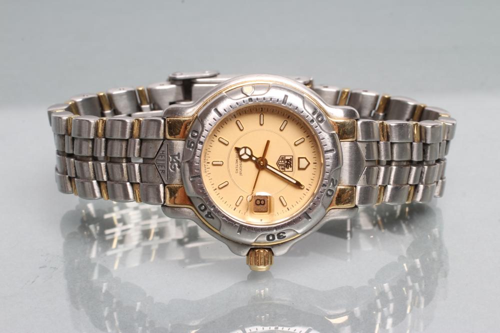 A LADY'S TAG HEUER WRISTWATCH Image