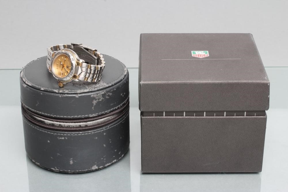 A LADY'S TAG HEUER WRISTWATCH Image