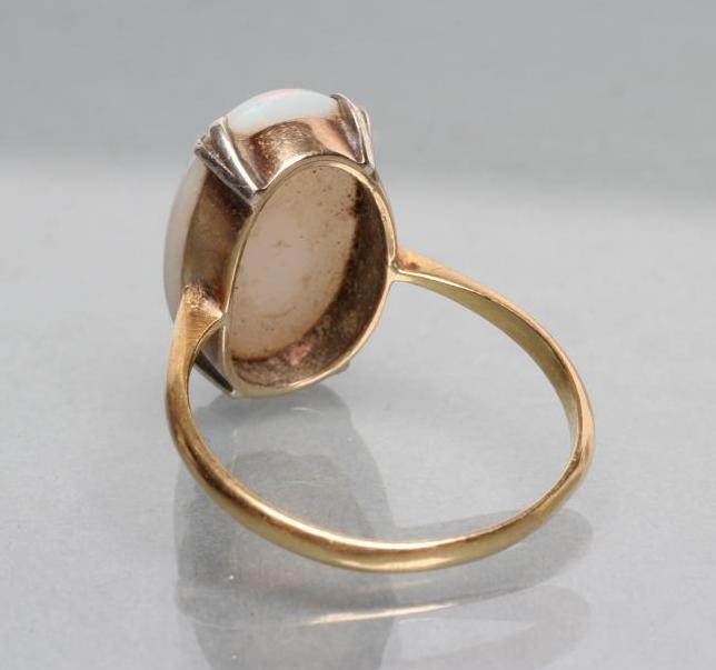 AN OPAL DRESS RING Image