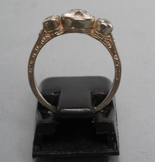 A THREE STONE DIAMOND RING Image