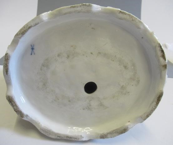 A PAIR OF SAMSON PORCELAIN FIGURE GROUPS Image