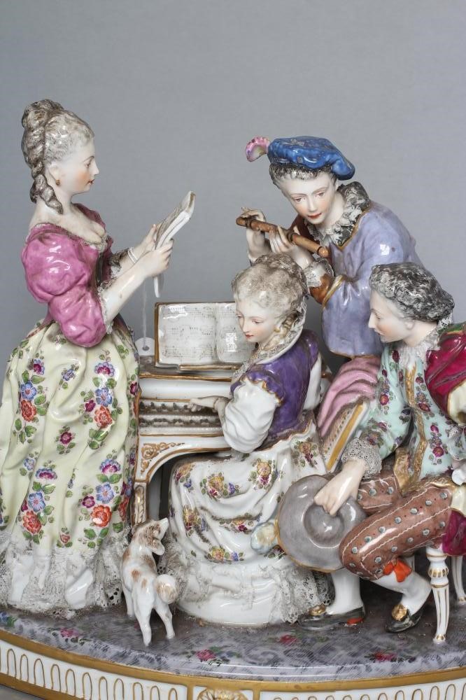 A SAMSON PORCELAIN FIGURE GROUP Image