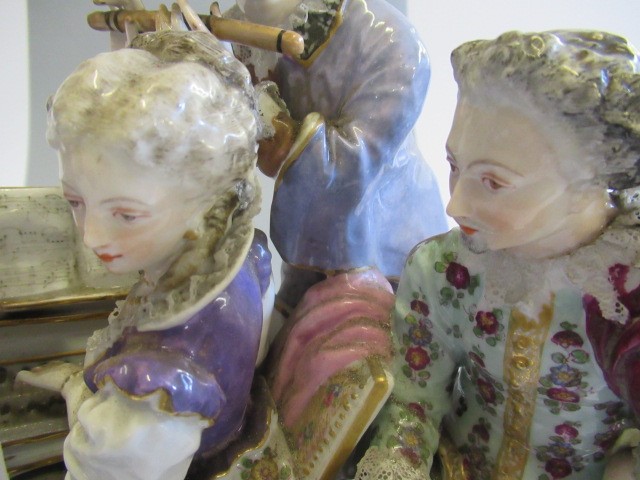 A SAMSON PORCELAIN FIGURE GROUP Image