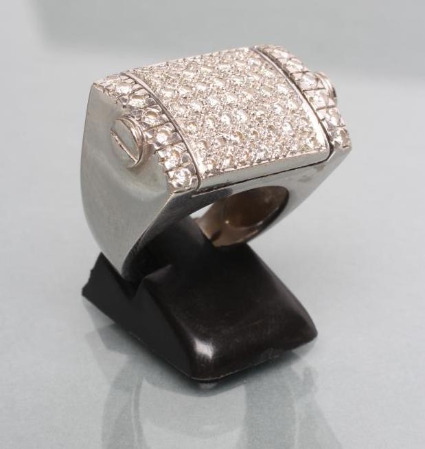 A GENTLEMAN'S DIAMOND "REVERSO" RING Image