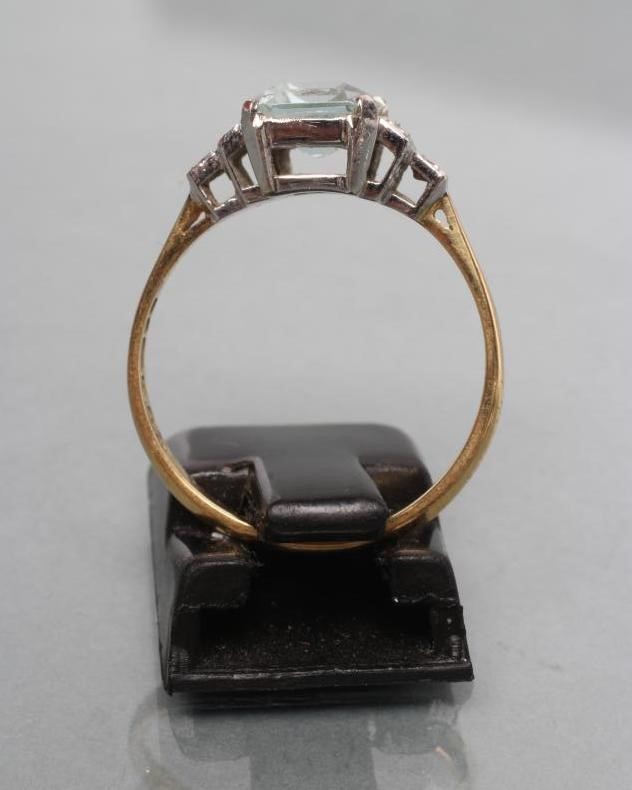 AN ART DECO STYLE AQUAMARINE AND DIAMOND DRESS RING Image