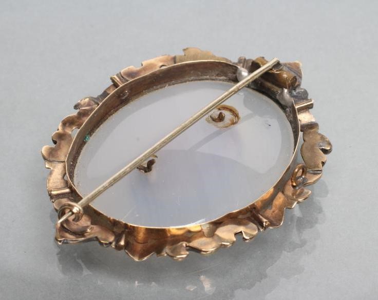 A VICTORIAN TRIPLE SCARAB BROOCH Image