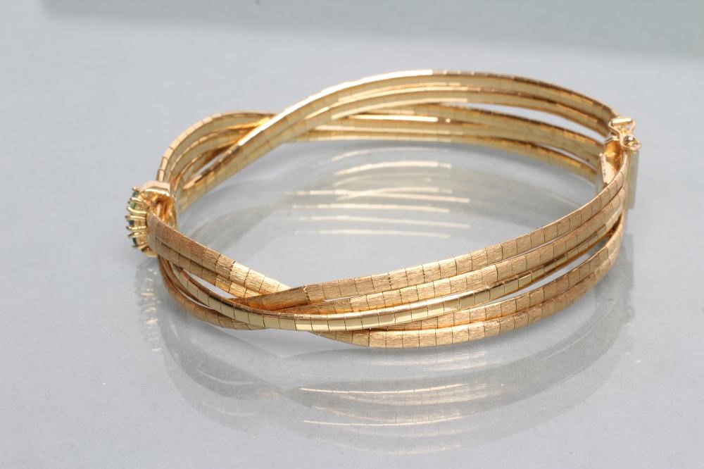 A BRACELET Image