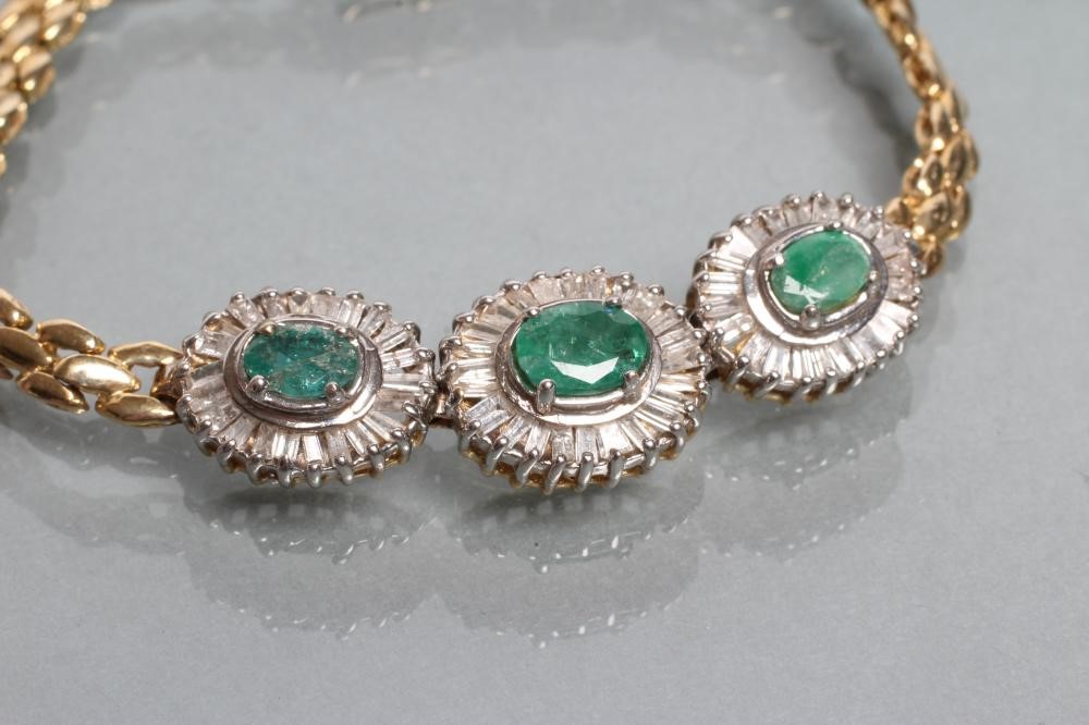 AN EMERALD AND DIAMOND BRACELET Image