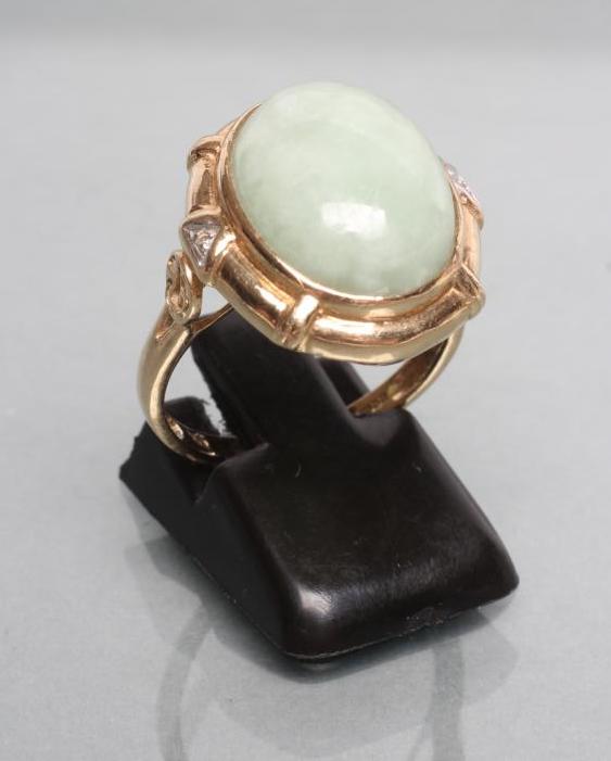 A JADE COCKTAIL RING Image