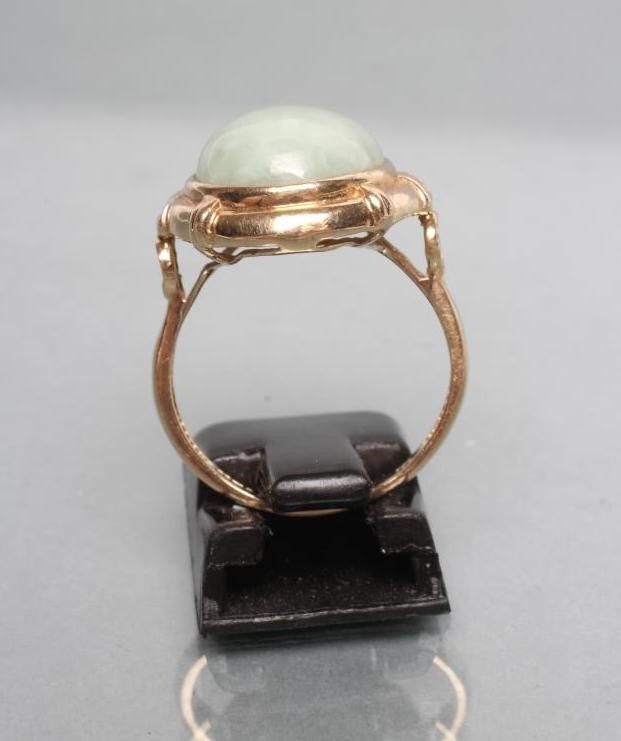 A JADE COCKTAIL RING Image