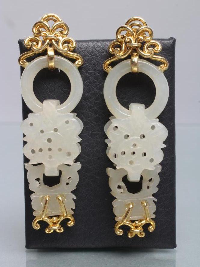 A PAIR OF CHINESE JADE EAR DROPS Image