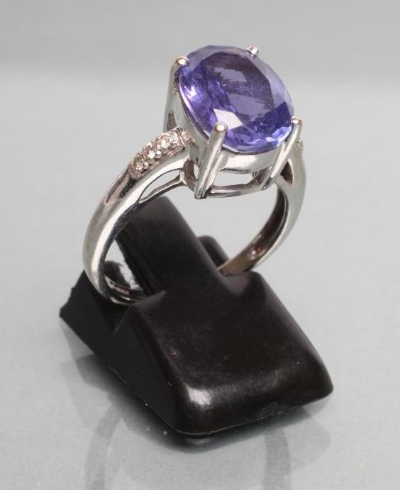 A TANZANITE DRESS RING Image