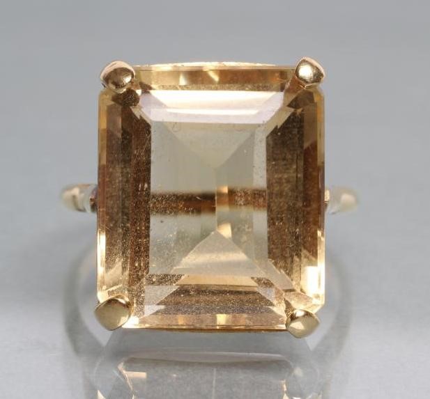A CITRINE DRESS RING Image