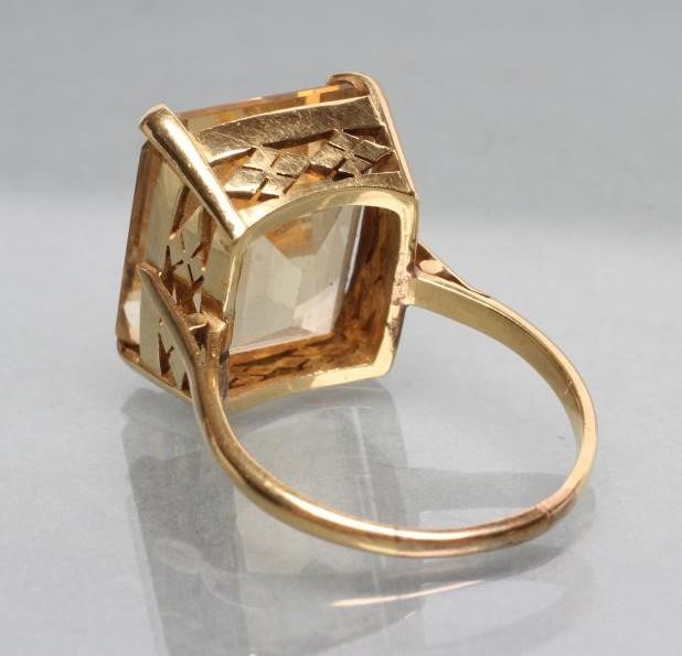 A CITRINE DRESS RING Image