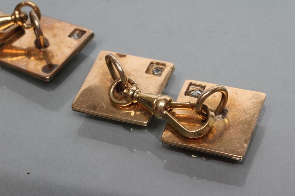 A PAIR OF CUFFLINKS Image