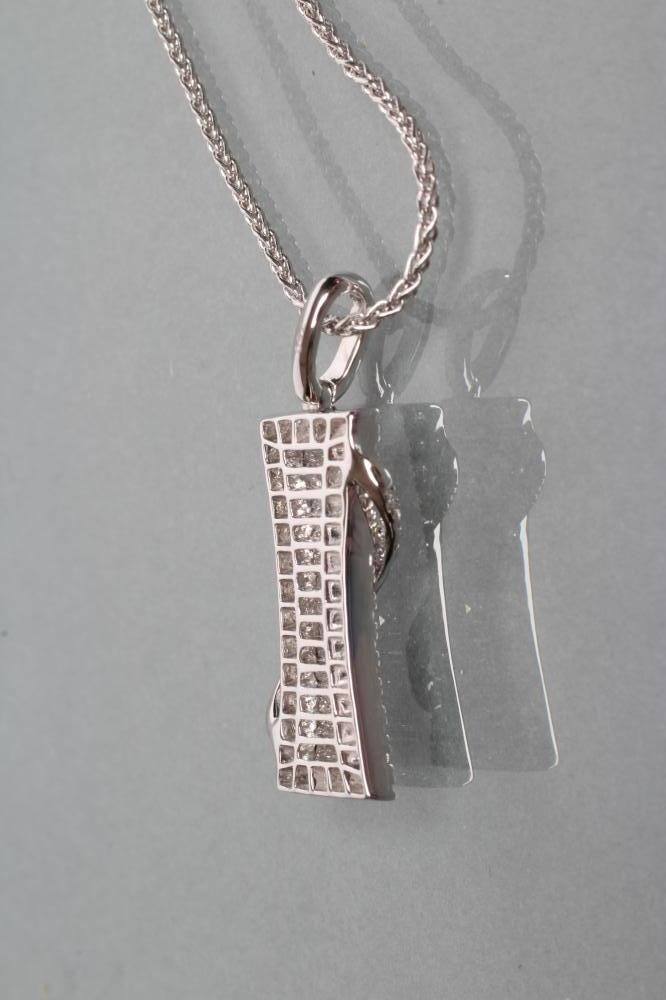 A DIAMOND PENDANT Image