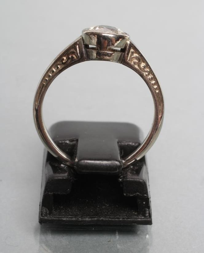 A SOLITAIRE DIAMOND RING Image