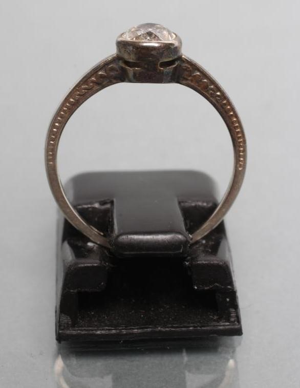 A SOLITAIRE DIAMOND RING Image