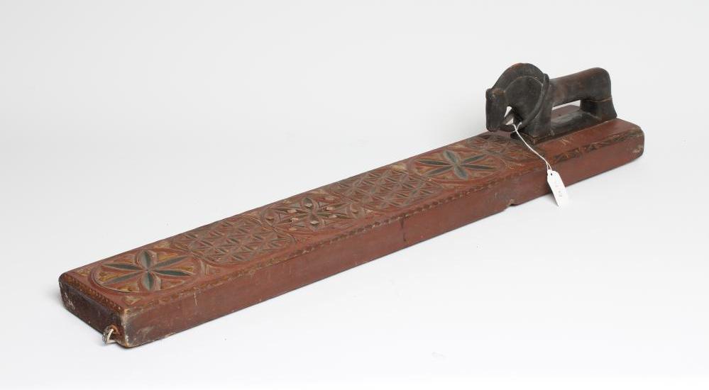 A NORWEGIAN PAINTED PINE MANGLE BOARD Image