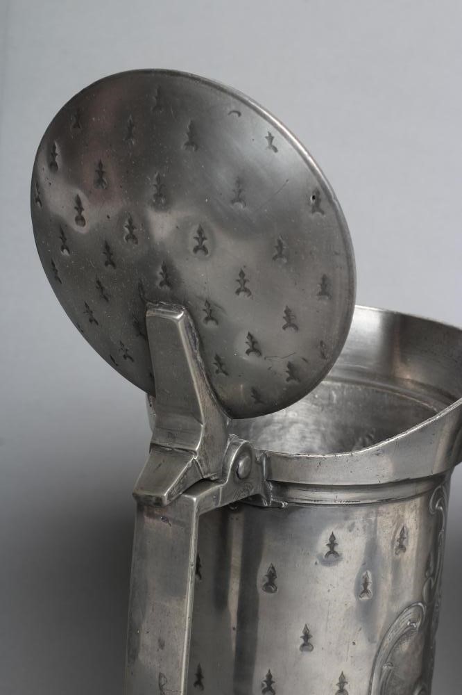 A PEWTER TWO LITRE WINE MEASURE Image