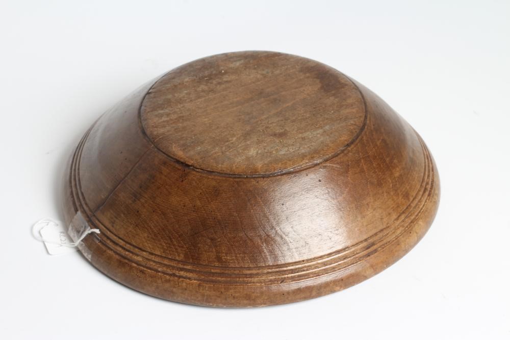 A SYCAMORE DAIRY BOWL Image