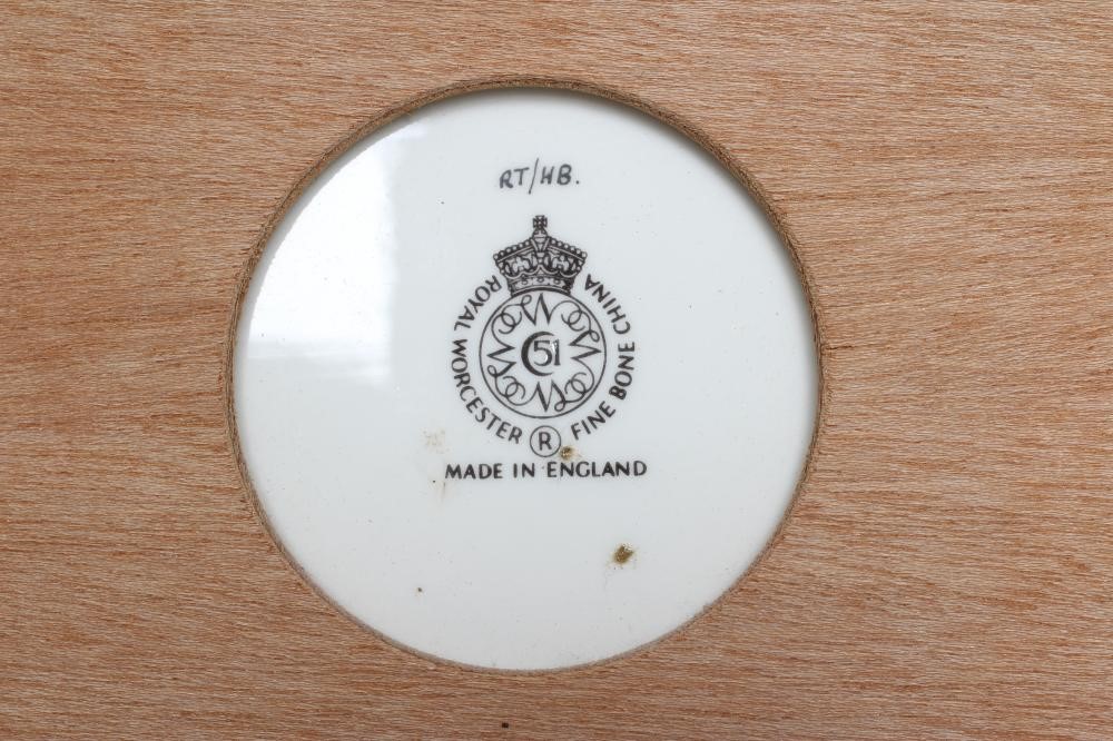 A ROYAL WORCESTER CHINA PLAQUE Image