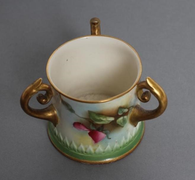 A PAIR OF ROYAL WORCESTER CHINA DISHES Image