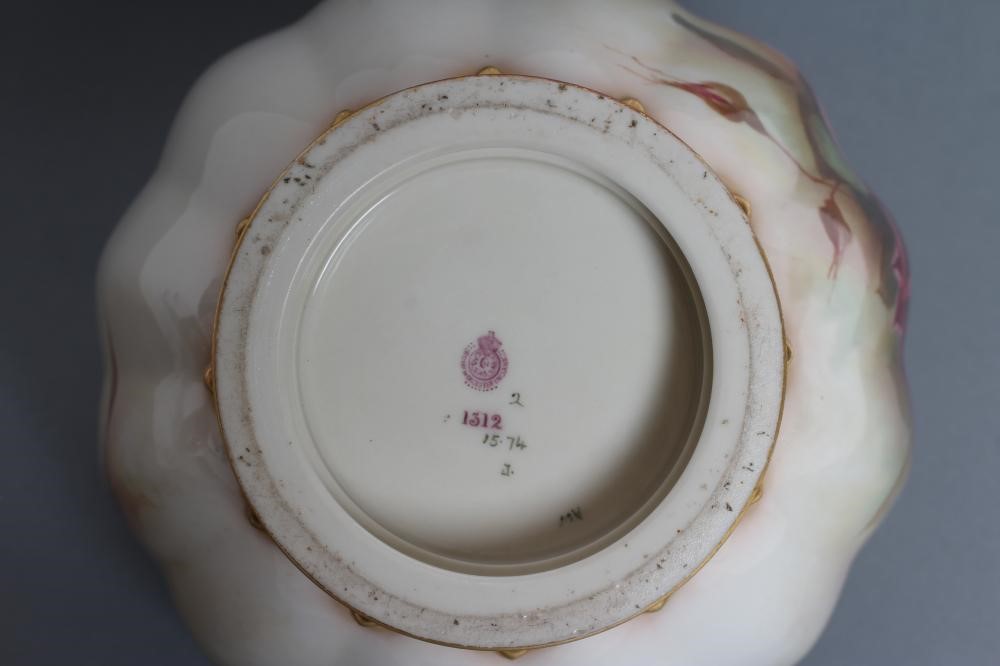 A ROYAL WORCESTER CHINA POT POURRI VASE AND COVERS Image