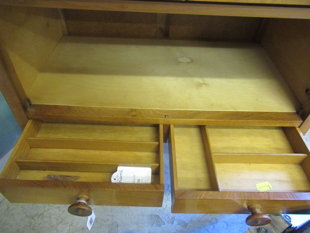 A GORDON RUSSELL WALNUT SMALL SIDE CABINET Image