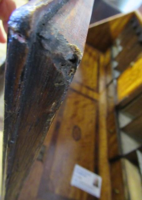 AN INLAID SATINWOOD BUREAU Image