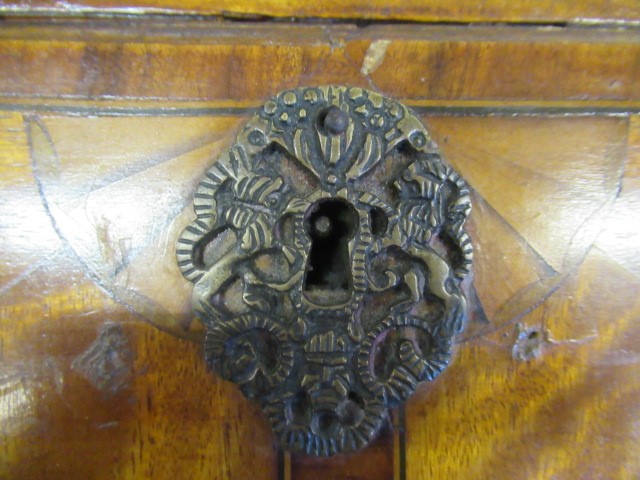 AN INLAID SATINWOOD BUREAU Image