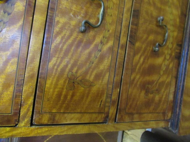AN INLAID SATINWOOD BUREAU Image