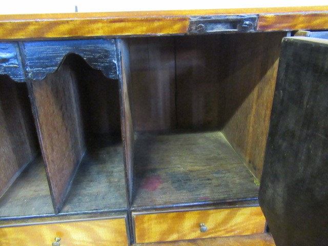 AN INLAID SATINWOOD BUREAU Image