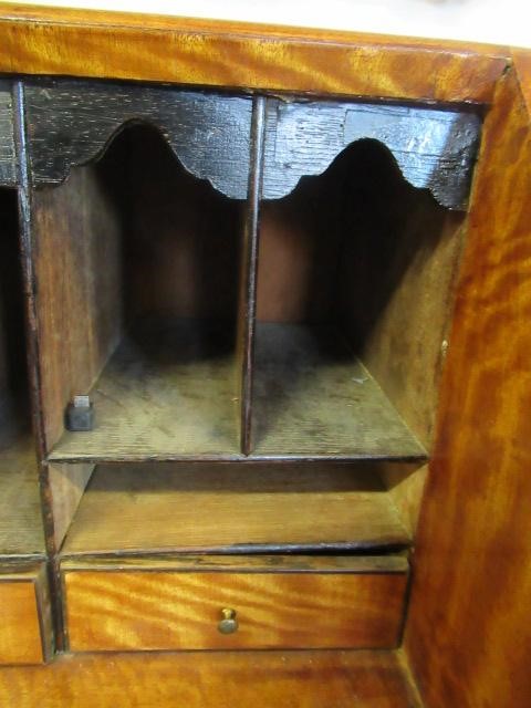 AN INLAID SATINWOOD BUREAU Image