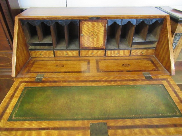 AN INLAID SATINWOOD BUREAU Image