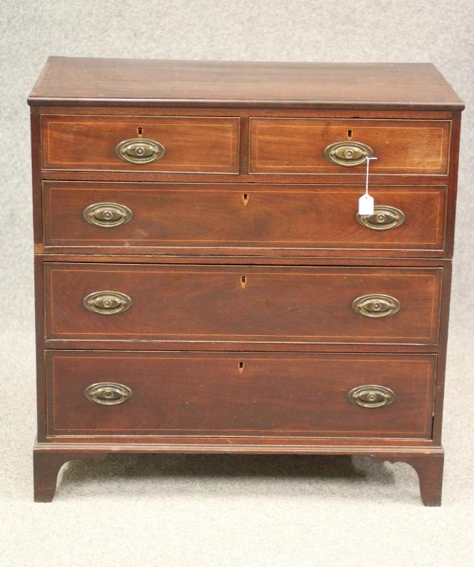 A GEORGIAN MAHOGANY STRAIGHT FRONTED CHEST Image