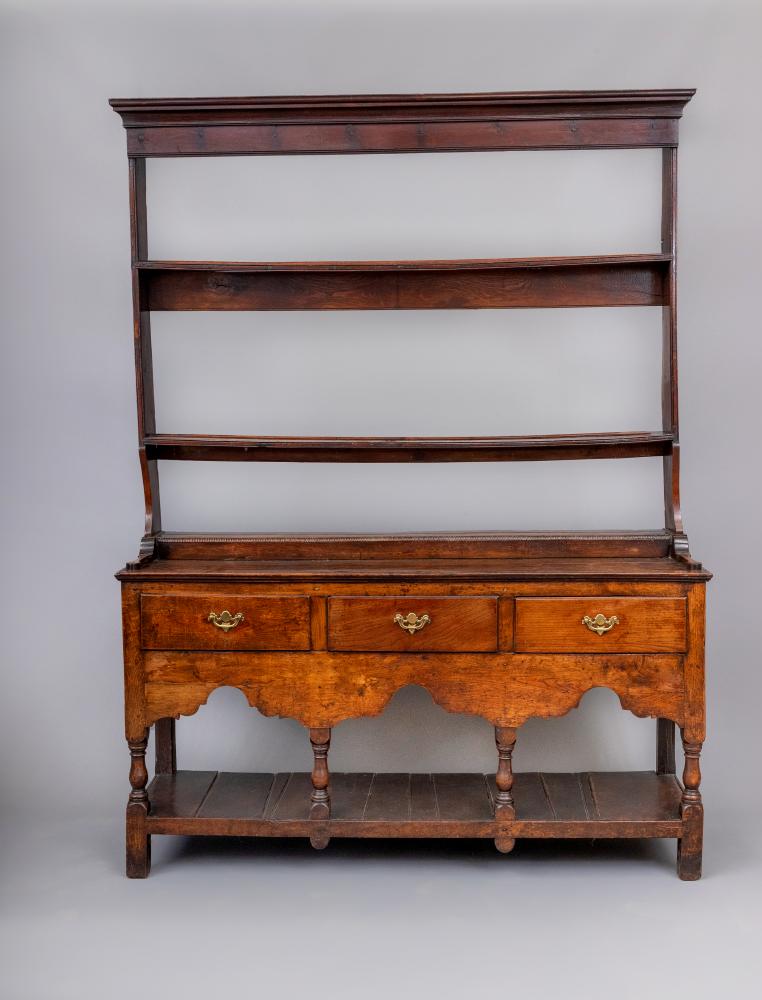 A GEORGIAN OAK POT BOARD DRESSER Image
