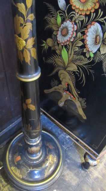 A BLACK LACQUERED CHINOISERIE PART BEDROOM SUITE Image