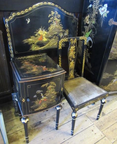 A BLACK LACQUERED CHINOISERIE PART BEDROOM SUITE Image