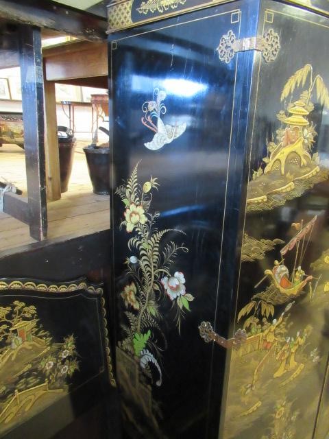 A BLACK LACQUERED CHINOISERIE PART BEDROOM SUITE Image