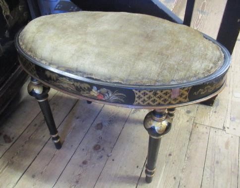 A BLACK LACQUERED CHINOISERIE PART BEDROOM SUITE Image