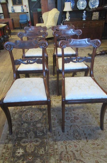 A SET OF SIX GEORGE IV MAHOGANY DINING CHAIRS Image