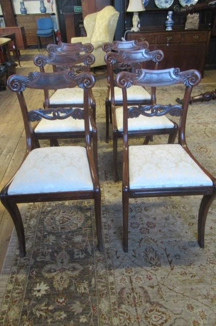 A SET OF SIX GEORGE IV MAHOGANY DINING CHAIRS Image