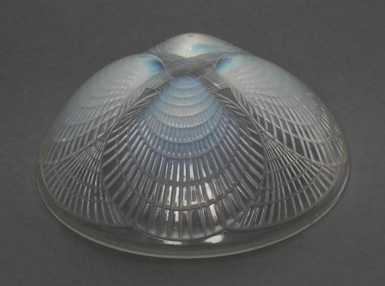 A LALIQUE GLASS COQUILLES PATTERN SMALL BOWL in pale blue Image