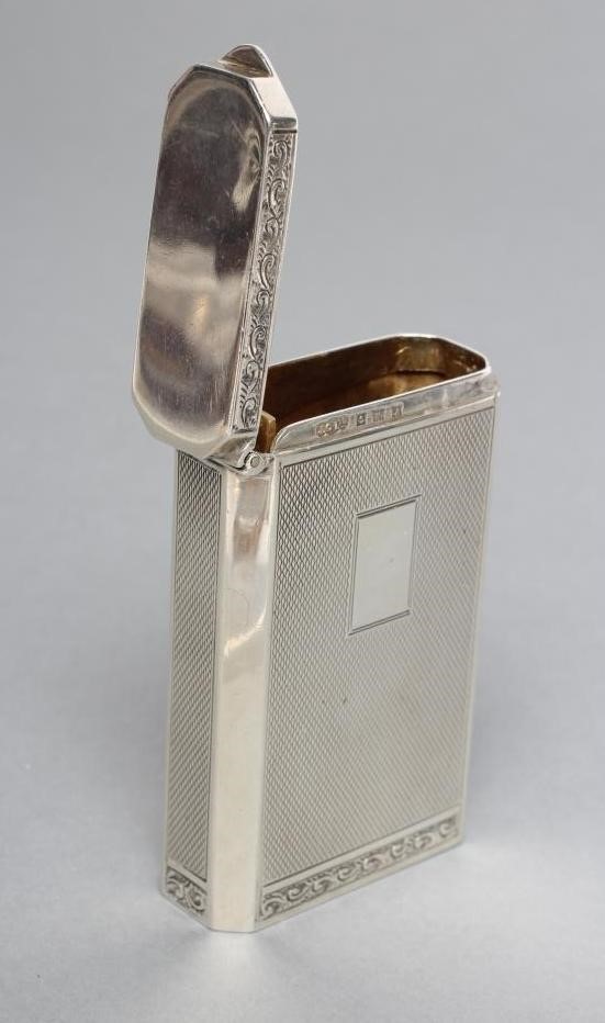 AN UNUSUAL SILVER CIGARETTE CASE Image