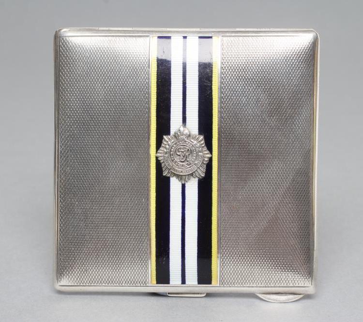 A SILVER COMPACT Image