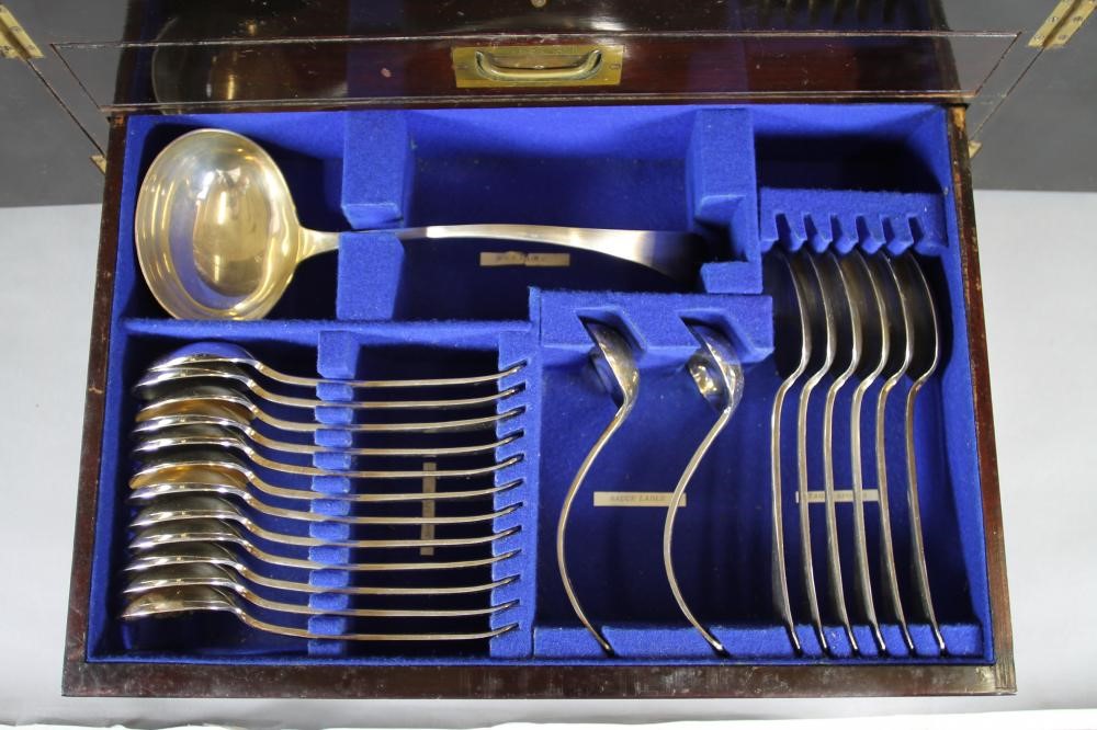 AN EDWARDIAN SILVER PLATED TABLE SERVICE for twelve place settings in Old English pattern Image