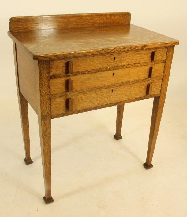 AN ART DECO SILVER PLATED TABLE SERVICE Image