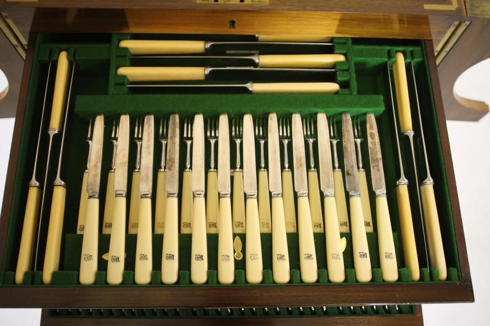 AN EXTENSIVE SILVER PLATED TABLE SERVICE Image